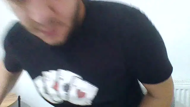 erkekkkadam online show from February 12, 2025, 2:24 am