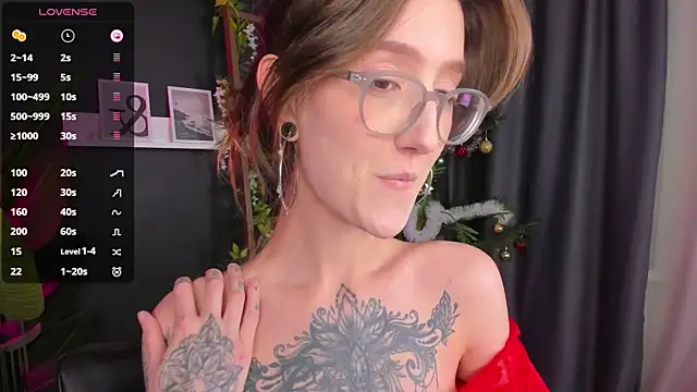 Snapshot of Lola_Missy chatting on December 31, 2024, 5:44 am Lola Missy online show from December 31, 2024, 5:44 am