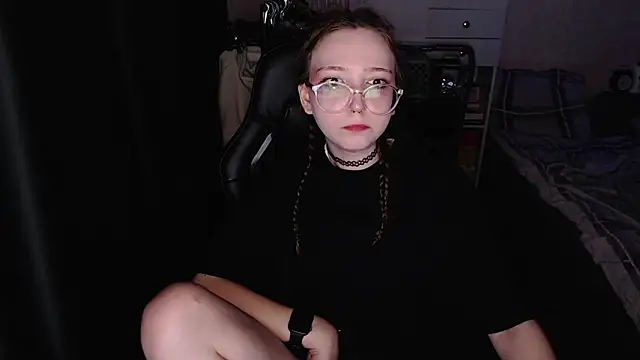 Snapshot of AmeliaKamishiro chatting on November 18, 2025, 2:17 am AmeliaKamishiro online show from November 18, 2025, 2:17 am