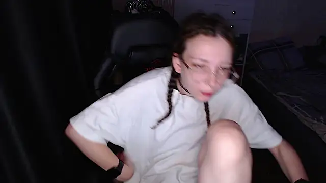 Snapshot of AmeliaKamishiro chatting on November 24, 2025, 2:33 am AmeliaKamishiro online show from November 24, 2025, 2:33 am