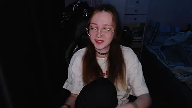 Snapshot of AmeliaKamishiro chatting on November 28, 2025, 4:04 am AmeliaKamishiro online show from November 28, 2025, 4:04 am