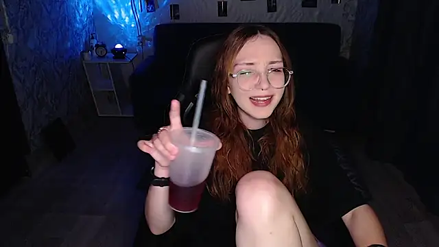 AmeliaKamishiro online show from July 12, 2026, 9:50 pm