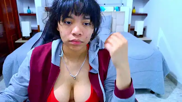 laureentt  online show from November 14, 2025, 3:05 am