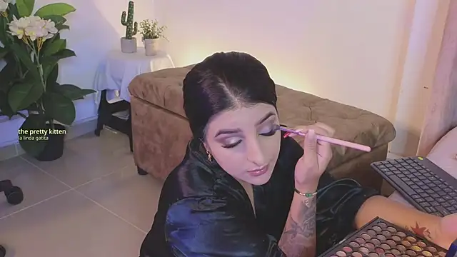 Snapshot of _Linoshka_1 chatting on February 13, 2026, 8:38 pm Linoshka 1 online show from February 13, 2026, 8:38 pm