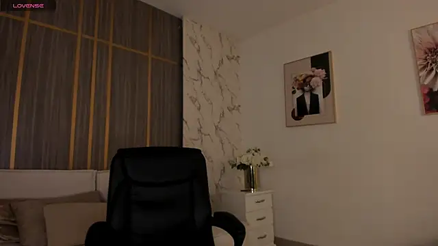 Snapshot of IsabellaAllen chatting on October 21, 2025, 9:48 pm IsabellaAllen online show from October 21, 2025, 9:48 pm