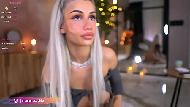 Snapshot of Serene_Sophiex chatting on November 11, 2025, 10:10 pm Serene Sophiex online show from November 11, 2025, 10:10 pm