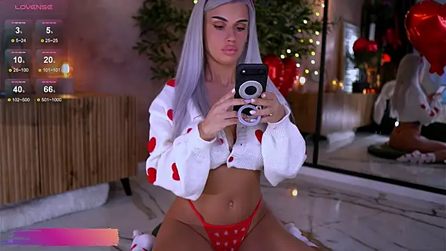 Snapshot of Serene_Sophiex chatting on February 13, 2026, 9:33 pm Serene Sophiex online show from February 13, 2026, 9:33 pm