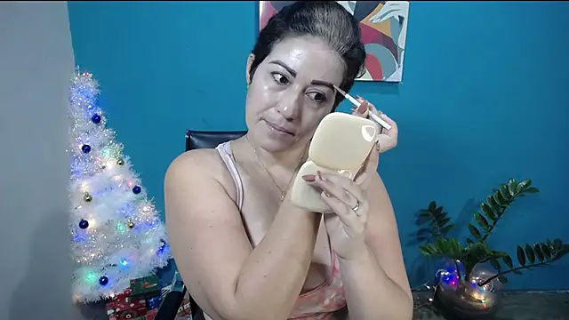 Snapshot of Sunny_rayz_ chatting on January 6, 2026, 10:08 am Sunny rayz online show from January 6, 2026, 10:08 am