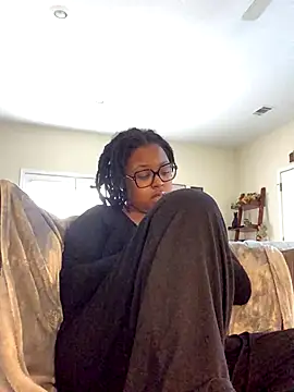 SweetHoneyBunz online show from November 28, 2025, 8:00 pm