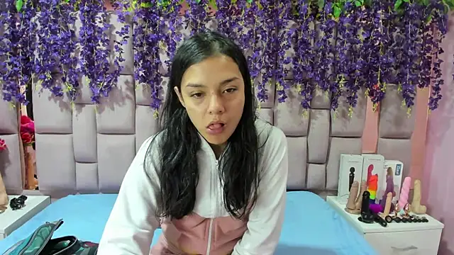 Snapshot of Bich_Anal_ chatting on December 17, 2024, 1:27 pm Bich Anal online show from December 17, 2024, 1:27 pm