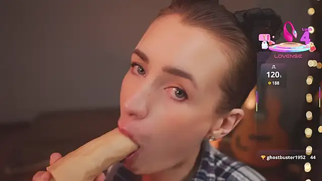 Snapshot of bananya_kitty chatting on February 24, 2025, 11:21 am bananya kitty online show from February 24, 2025, 11:21 am