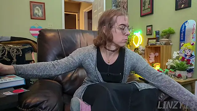 Linzy 19 online show from January 14, 2025, 11:37 pm