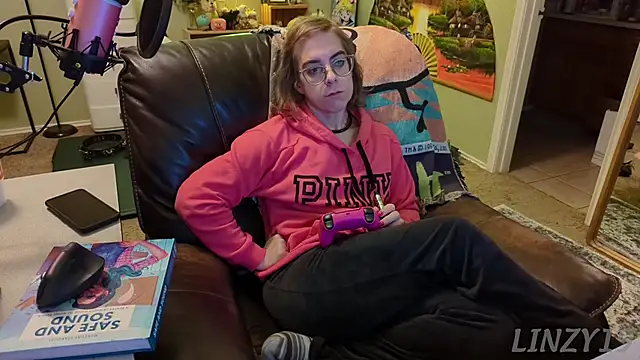 Linzy 19 online show from February 3, 2025, 4:25 am