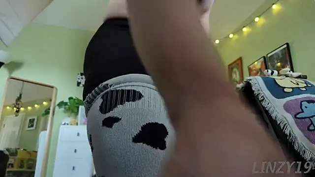 Linzy 19 online show from February 14, 2025, 7:02 pm