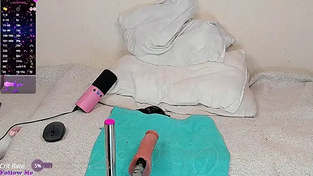 lunacandyy13 online show from December 3, 2024, 2:58 am