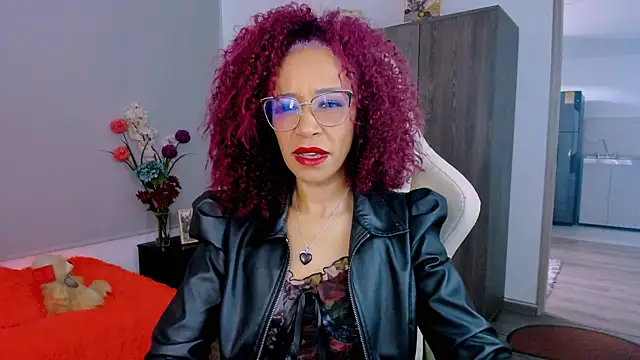 Snapshot of ScarlettMalbec chatting on February 13, 2026, 8:38 pm ScarlettMalbec online show from February 13, 2026, 8:38 pm