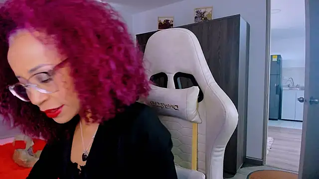 Snapshot of ScarlettMalbec chatting on February 17, 2026, 9:10 pm ScarlettMalbec online show from February 17, 2026, 9:10 pm