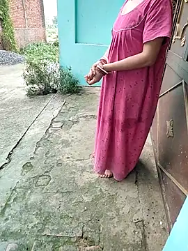 COUPLLE VILLAGE online show from November 1, 2025, 2:13 am