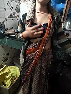 Snapshot of COUPLLE_VILLAGE chatting on February 2, 2026, 4:33 am COUPLLE VILLAGE online show from February 2, 2026, 4:33 am