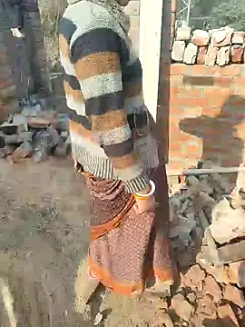 Snapshot of COUPLLE_VILLAGE chatting on February 6, 2026, 3:44 am COUPLLE VILLAGE online show from February 6, 2026, 3:44 am