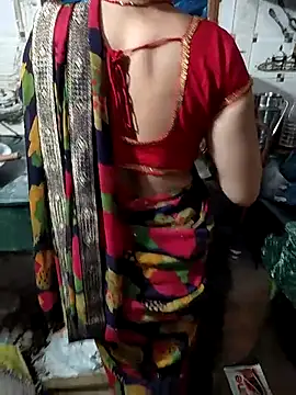 Snapshot of COUPLLE_VILLAGE chatting on February 9, 2026, 8:07 am COUPLLE VILLAGE online show from February 9, 2026, 8:07 am