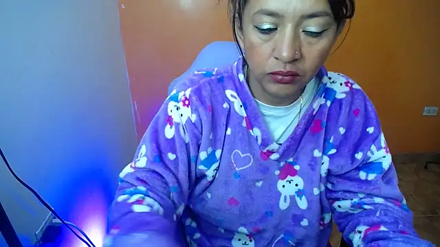 daleska ayala 1 online show from January 15, 2025, 1:52 pm