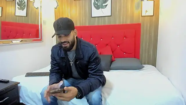 Snapshot of Thiagogomez chatting on January 13, 2026, 12:43 pm Thiagogomez online show from January 13, 2026, 12:43 pm