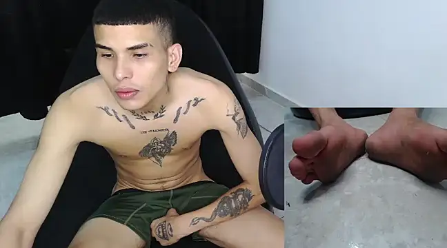 Snapshot of hot_king20 chatting on February 10, 2025, 4:19 am hot king20 online show from February 10, 2025, 4:19 am