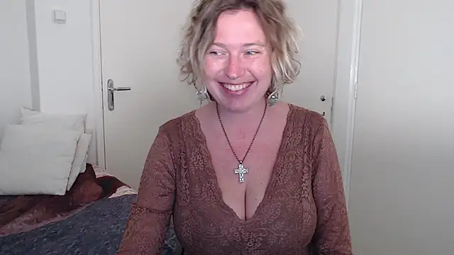 Snapshot of cumfun chatting on February 6, 2026, 8:40 am cumfun online show from February 6, 2026, 8:40 am