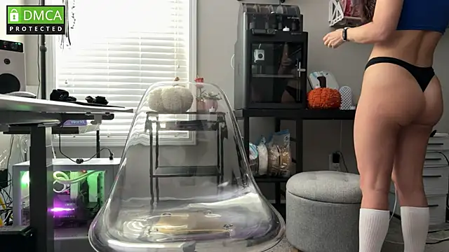 Cosmic Rose online show from November 11, 2025, 2:17 pm