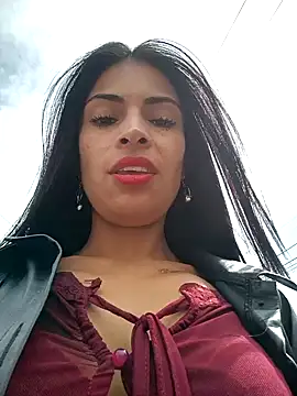 Snapshot of Astrid-- chatting on February 5, 2025, 2:59 pm Astrid-- online show from February 5, 2025, 2:59 pm