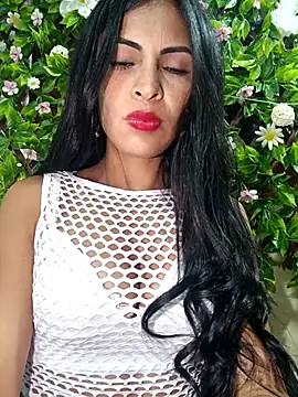 Snapshot of Astrid-- chatting on February 13, 2025, 8:24 pm Astrid-- online show from February 13, 2025, 8:24 pm