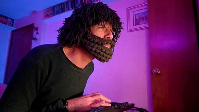 Snapshot of HandsumHungDaddy chatting on February 25, 2026, 12:26 pm HandsumHungDaddy online show from February 25, 2026, 12:26 pm