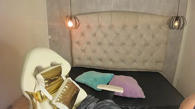 Alice Laurentt online show from February 26, 2025, 2:59 am