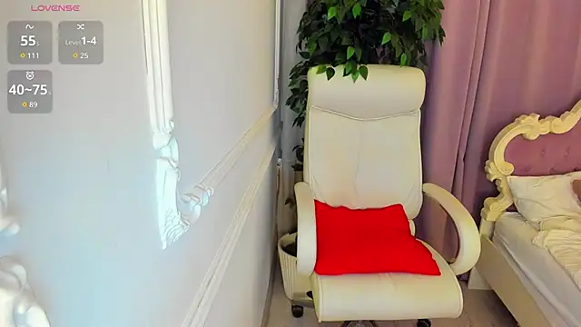 Snapshot of Lily_Marlin chatting on February 22, 2026, 6:02 am Lily Marlin online show from February 22, 2026, 6:02 am