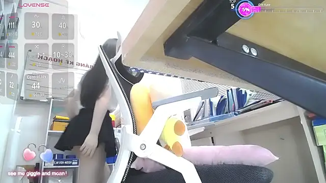 Snapshot of Ariel_Bae chatting on January 17, 2026, 3:22 am Ariel Bae online show from January 17, 2026, 3:22 am