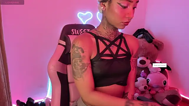 Snapshot of AshantiiSweet chatting on February 24, 2026, 12:47 pm AshantiiSweet online show from February 24, 2026, 12:47 pm