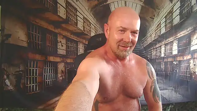 ManlyPrisonGuy online show from May 19, 2026, 2:23 pm