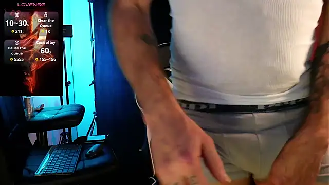 Snapshot of FiftyShadez chatting on February 2, 2025, 5:42 am FiftyShadez online show from February 2, 2025, 5:42 am