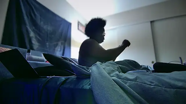 Snapshot of Yagurl__west chatting on February 2, 2025, 2:48 am Yagurl west online show from February 2, 2025, 2:48 am