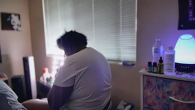 Snapshot of Yagurl__west chatting on February 3, 2025, 8:57 pm Yagurl west online show from February 3, 2025, 8:57 pm