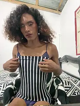 Snapshot of lau_sil chatting on February 10, 2026, 10:03 pm lau sil online show from February 10, 2026, 10:03 pm