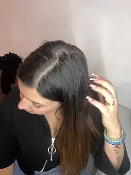 Snapshot of Novababy18 chatting on December 9, 2024, 2:24 am Novababy18 online show from December 9, 2024, 2:24 am