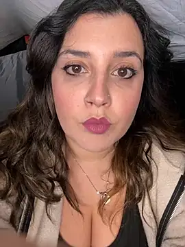 Snapshot of Novababy18 chatting on December 18, 2025, 9:54 pm Novababy18 online show from December 18, 2025, 9:54 pm