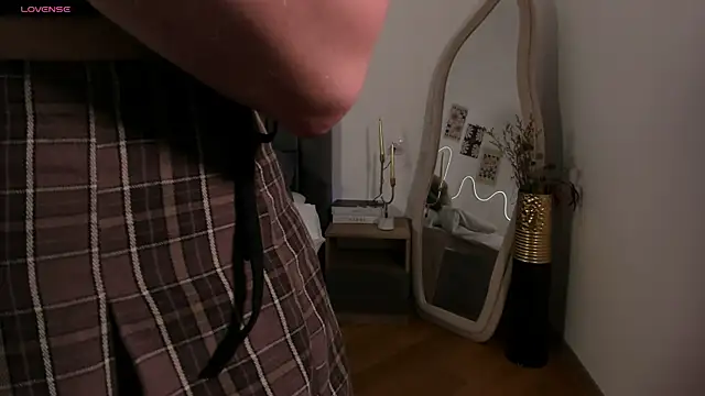 SimonaGerry online show from November 22, 2025, 4:33 am