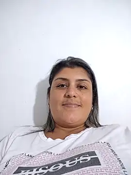 Snapshot of AlyDenalioficial chatting on January 5, 2026, 5:27 pm AlyDenalioficial online show from January 5, 2026, 5:27 pm