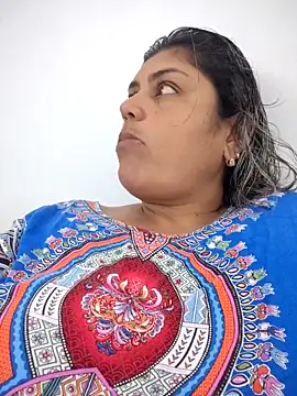 Snapshot of AlyDenalioficial chatting on February 4, 2026, 3:51 pm AlyDenalioficial online show from February 4, 2026, 3:51 pm