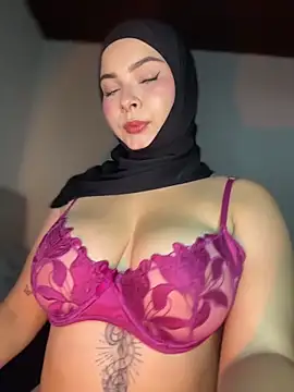 aneesa darzi online show from May 15, 2026, 9:00 pm
