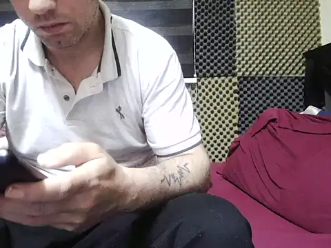 Snapshot of Arabeyes chatting on February 12, 2026, 6:25 pm Arabeyes online show from February 12, 2026, 6:25 pm