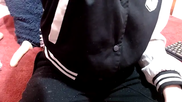 Snapshot of nadescomthxx chatting on November 6, 2025, 3:35 pm nadescomthxx online show from November 6, 2025, 3:35 pm